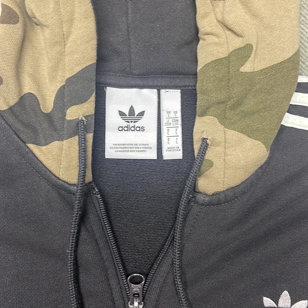 Adidas - Picture 7 of 13